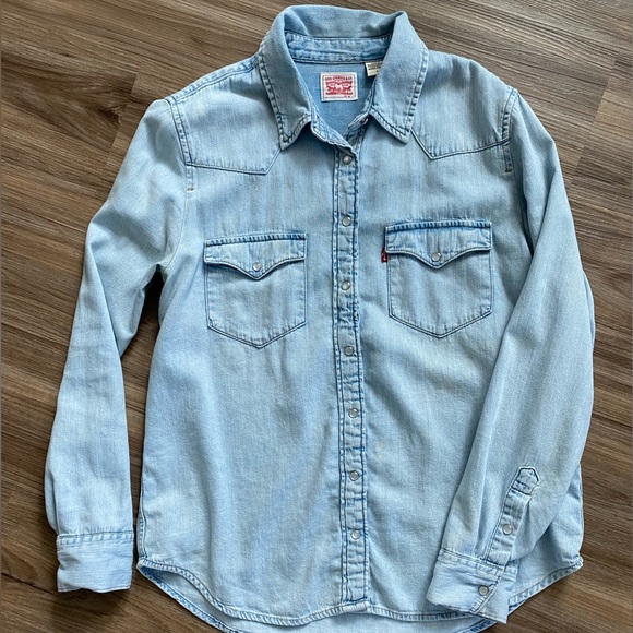 Levi's Tops - Levi’s Pearl Snap Western Shirt